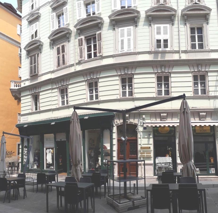 Pogri House Unita Apartment Trieste Luaran gambar